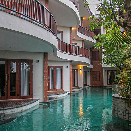 Djabu Seminyak Hotel Denpasar Exteriör bild