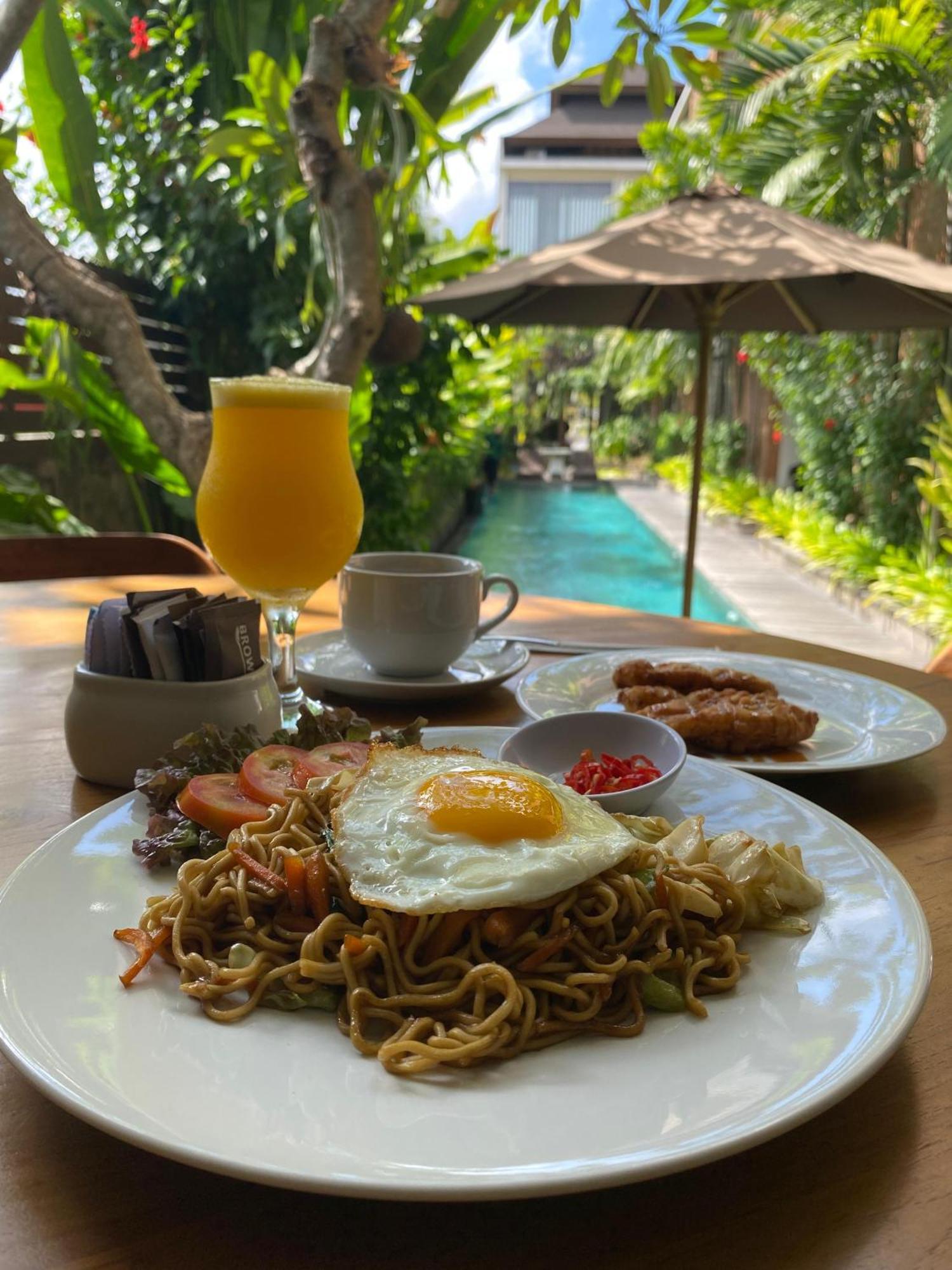 Djabu Seminyak Hotel Denpasar Exteriör bild